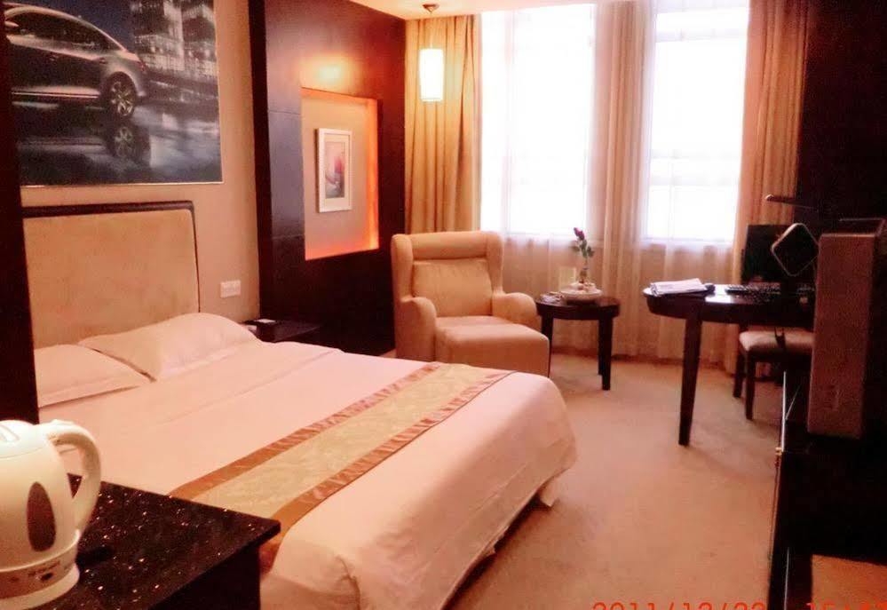Wanyi Hotel Dongguan  Bagian luar foto