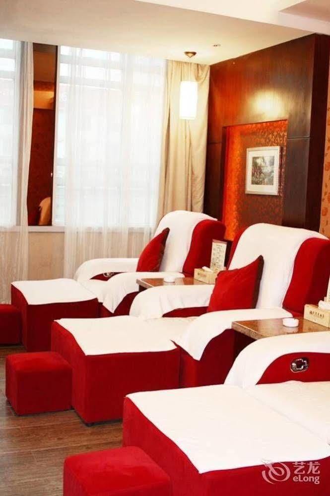 Wanyi Hotel Dongguan  Bagian luar foto